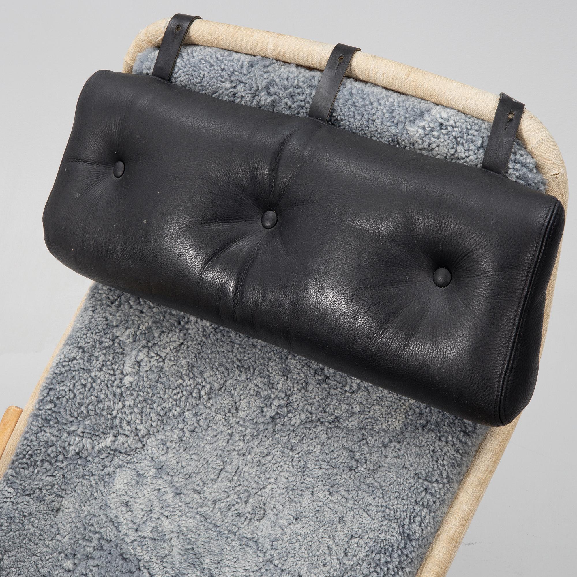 Bruno Mathsson, a "Pernilla" lounge chair, Dux, Sweden, second half of the 20th century.