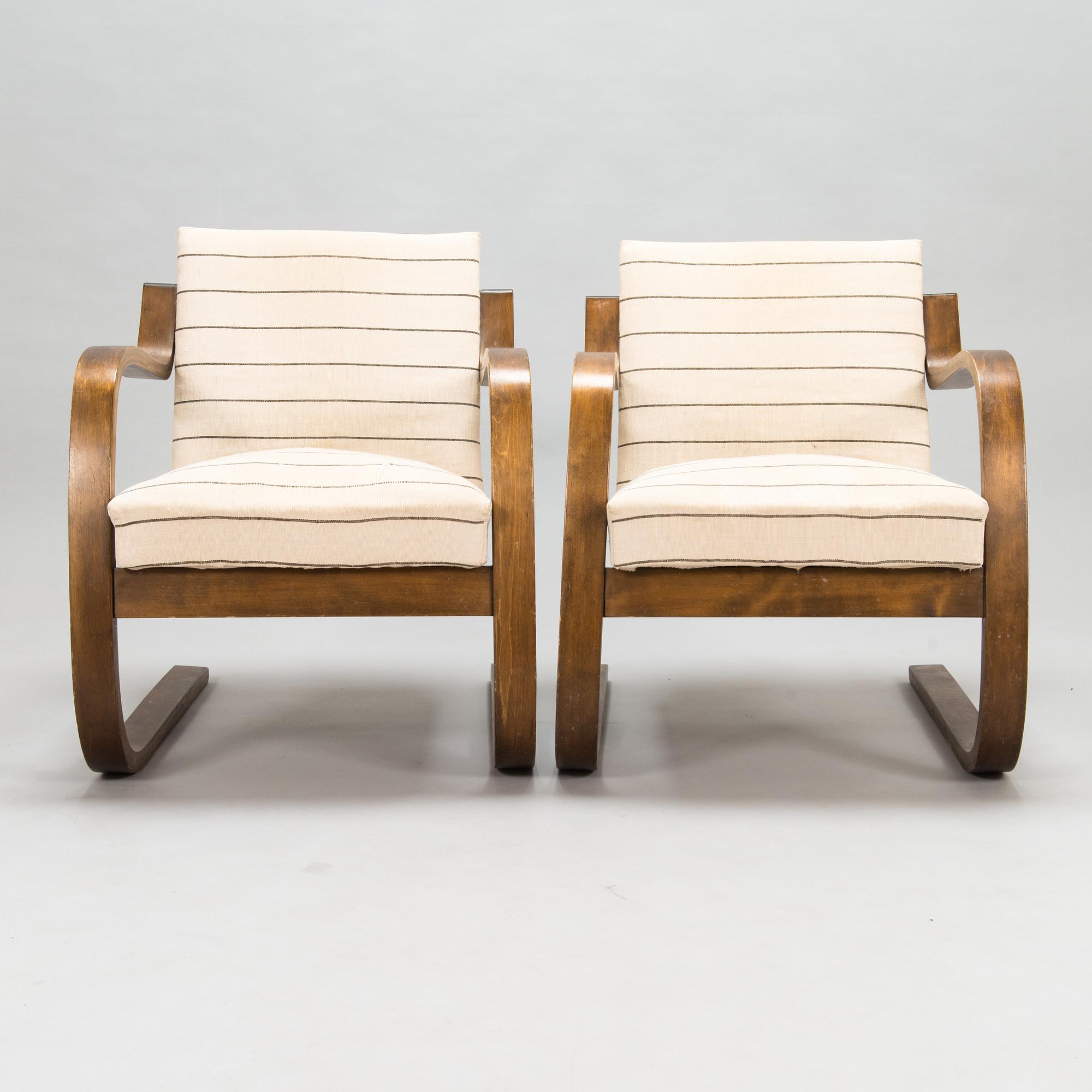 Alvar Aalto, a pair of mid-20th century armchairs '34', Huonekalu- ja Rakennustyötehdas A.B.