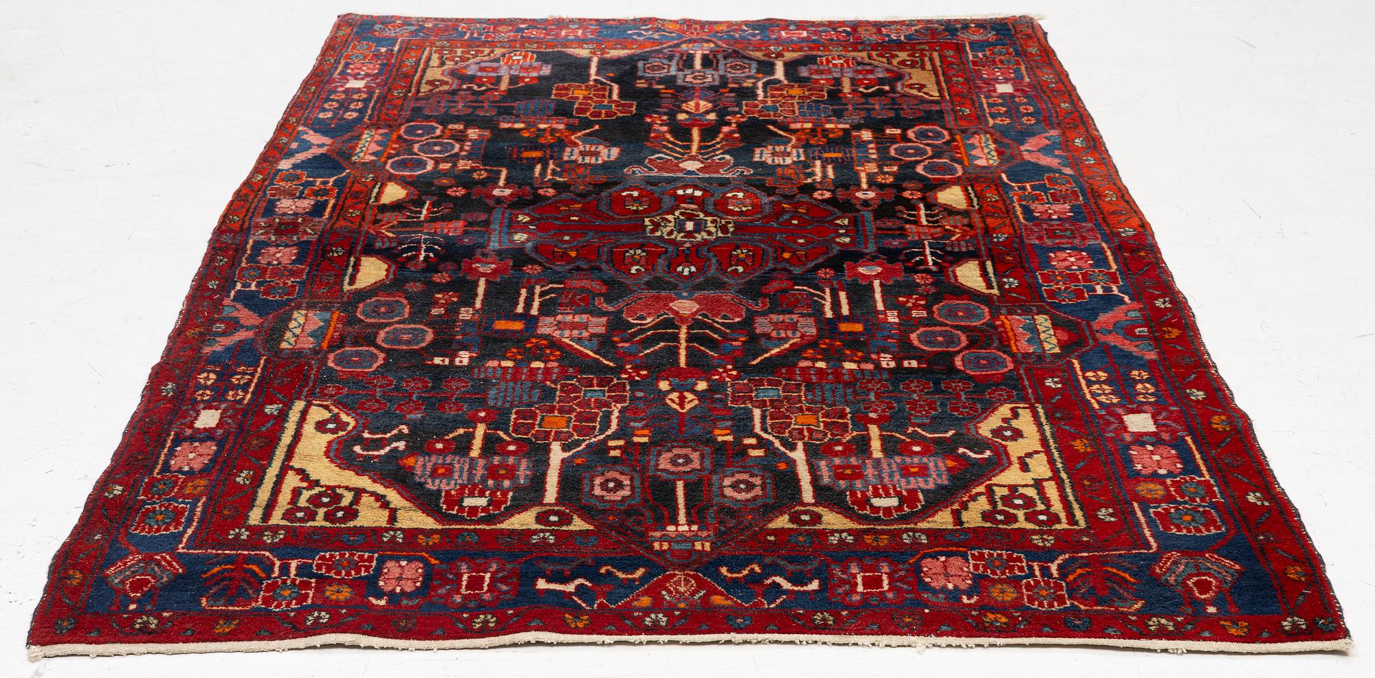 Matta, Nahavand, ca 250 x 160 cm.