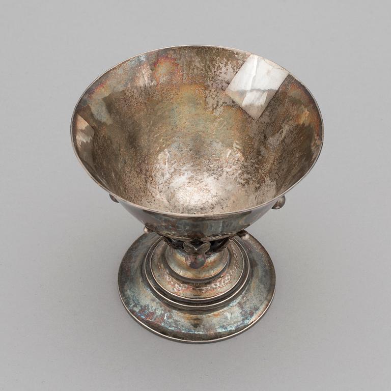 A sterling silver bowl designed by Johan Rohde for Georg Jensen, Denmark 1915-19. Weight ca 15 grams.