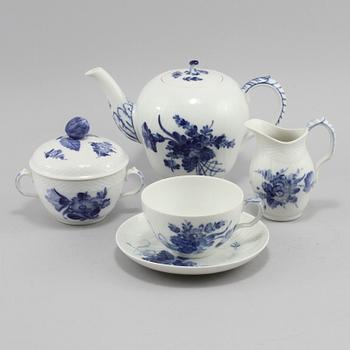 TESERVIS, 9 delar, porslin, "Blå blomster", Royal Copenhagen, 1900-tal.