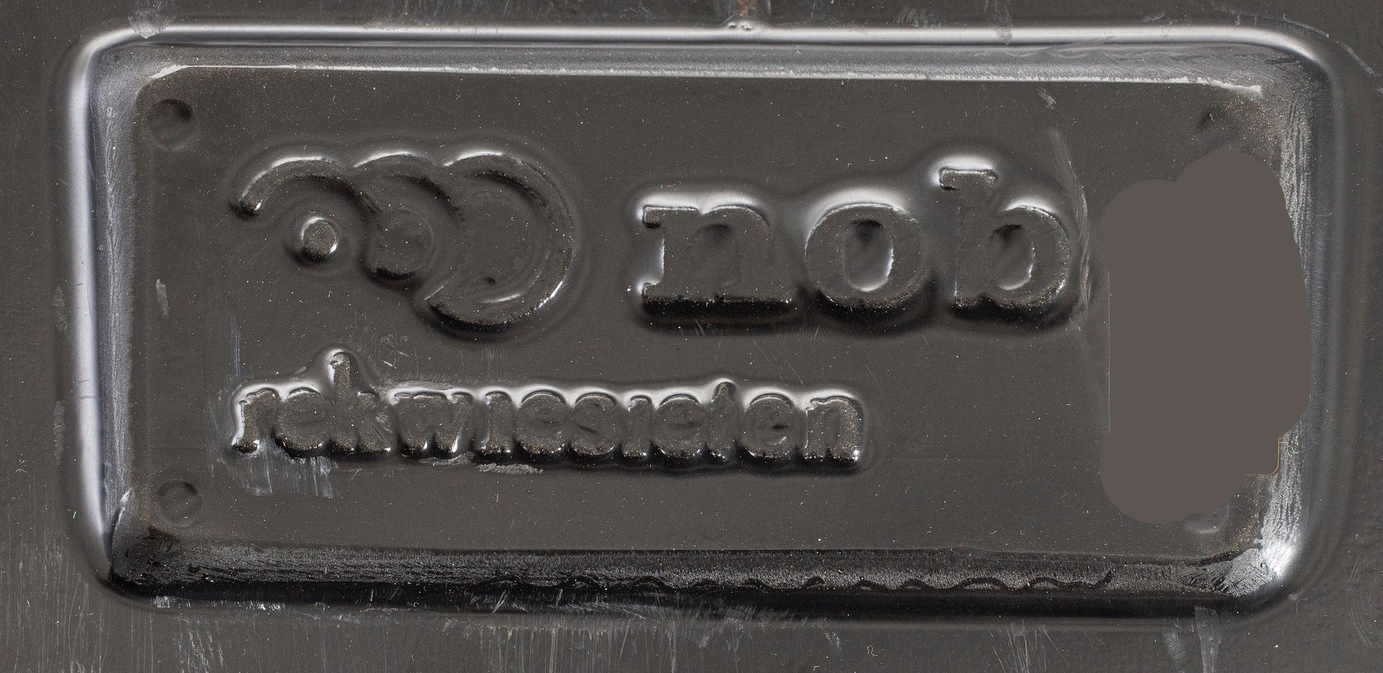 Sektionssoffa  Don Chadwick för Herman Miller, Nob Nederländerna 1900-talets senare del.