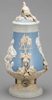 KRUS MED LOCK, keramik, Willeroy & Boch, omkring sekelskiftet 1900.