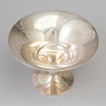 A silver bowl. K.G.M.G, Uppsala, 1929.