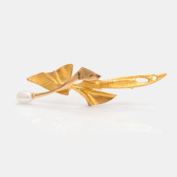 Zoltan Popovits, "Chimaera", an 18K gold and cultured pearl brooch. Lapponia 1993.