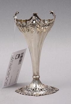 VAS, silver, Mappin & Webb Limited, London, 1914. Ca 135 g.