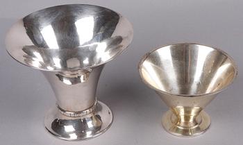 SKÅLAR, 2 st, silver. CG Hallberg 1931 resp GAB 1928.