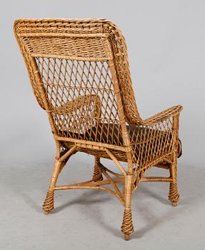 KORGFÅTÖLJ, 1900-talets första hälft.