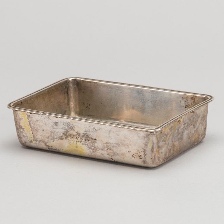 A SILVER BOWL BY ERIK AUGUST KOLLIN S:T PETERSBURG 1890.