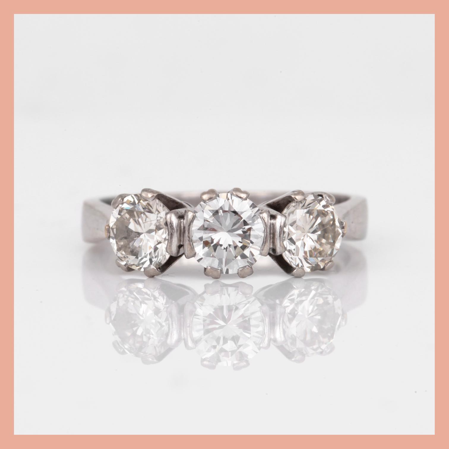RING, 18K vitguld med diamanter, tot ca 2,15 ct, Rolf Sonderegger, Köping, 1990. Total vikt ca 6,63 g.