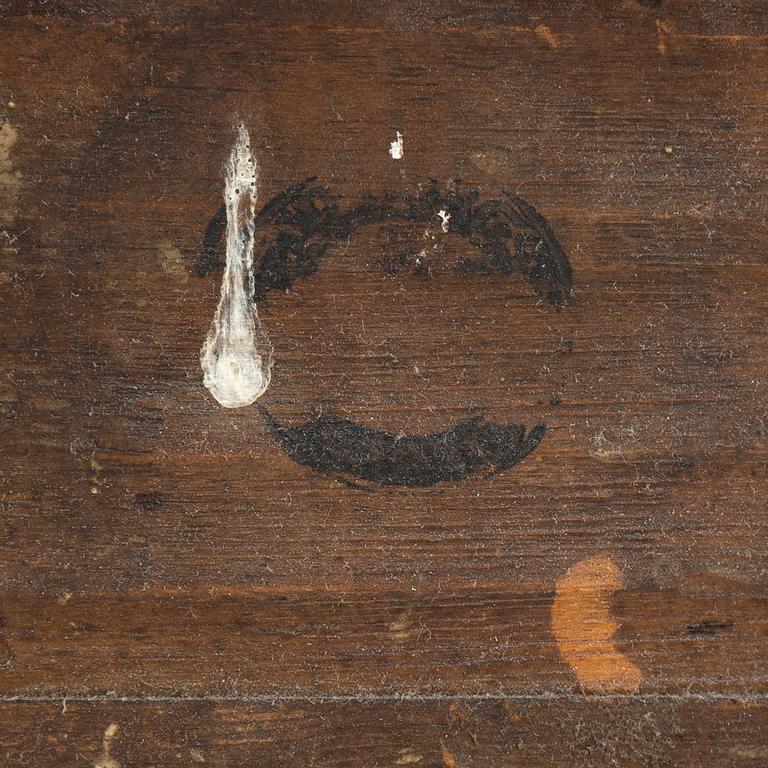 Spegel, gustaviansk, Göteborgs hallstämpel. 1700-talets slut.