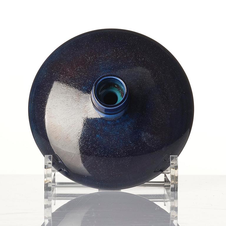 Berndt Friberg, vaser, två stycken, stengods, Gustavsbergs Studio, 1964-65.