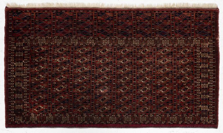 Chuval  Turkmen, antik, ca 128 x 72 cm.