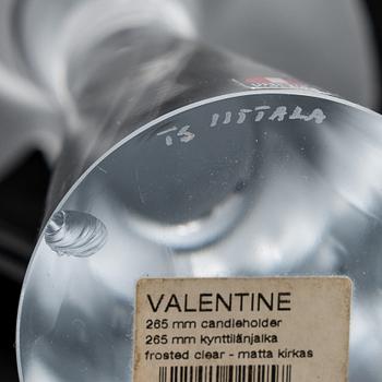 Timo Sarpaneva, ljusstake "Valentine", ett par ljusstakar "Ascot", vas "Marcel", Iittala.