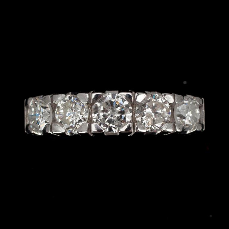 ALLIANSRING, vitguld 14K med 5 diamanter.