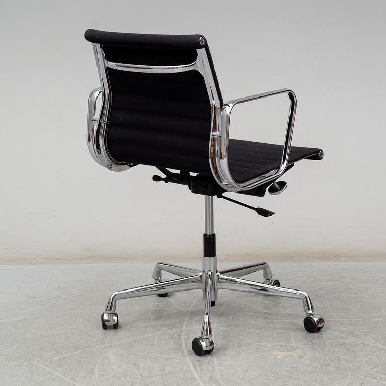 CHARLES & RAY EAMES, a 'EA 117' desk chair, Vitra.