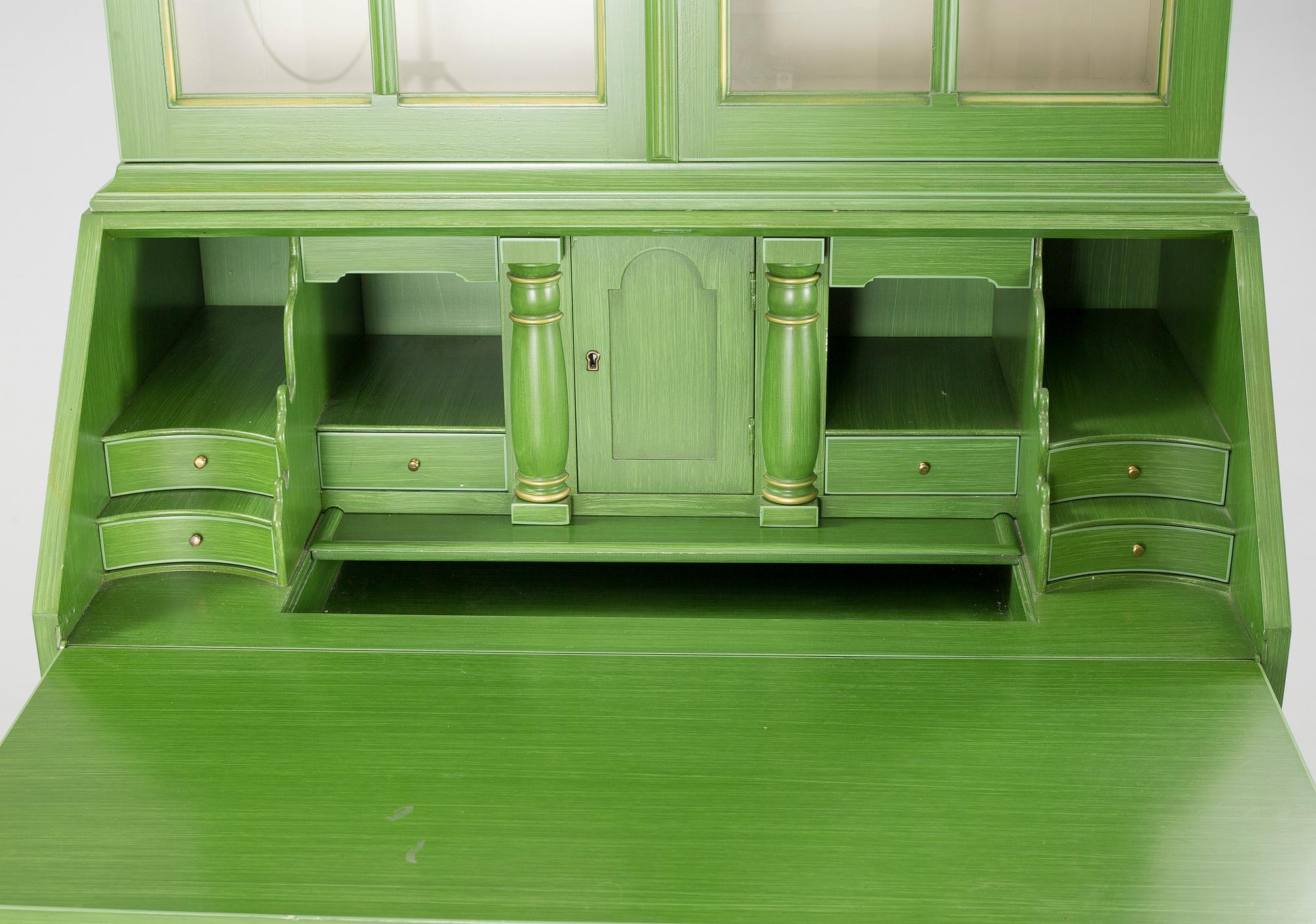 A vitrine cabinet from Ämells, second half of the 20th century.