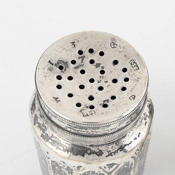 Scent box, as well as sand caster, silver, various masters, 17th/18th century.
