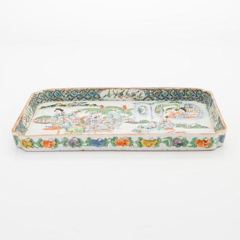 Bricka, porslin, Qingdynastin, 1800-tal.
