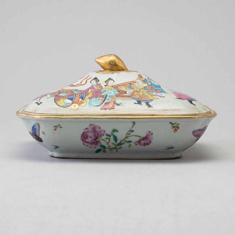 An early 19th century Chinese porcelain terrine.