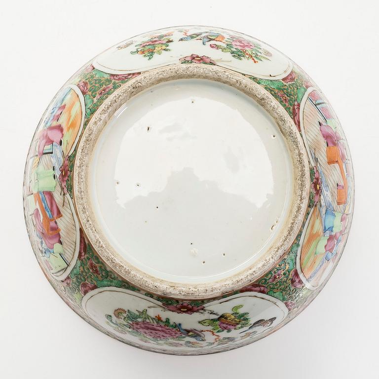 Boolimalja, posliinia. Kanton, Qing-dynastia, 1800-luku.