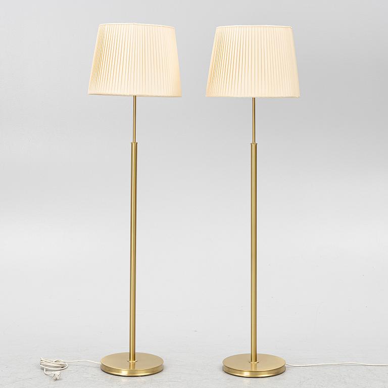 Josef Frank, golvlampor, ett par, modell G2148, Firma Svenskt Tenn.