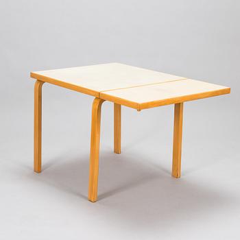 Alvar Aalto, klaffbord "DL82" och pallar, 4 st "60", för O.Y. Huonekalu-ja Rakennustyötehdas A.B 1900-talets mitt.