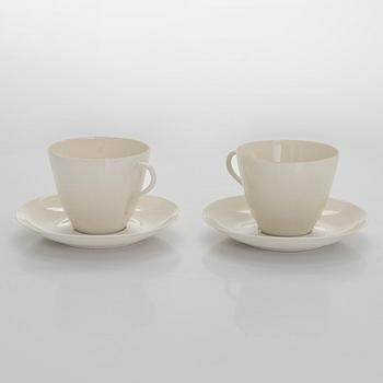 Eight coffee cups with saucers, Friedl Holzer-Kjellberg, Arabia late 1950s, and 7 side plates.