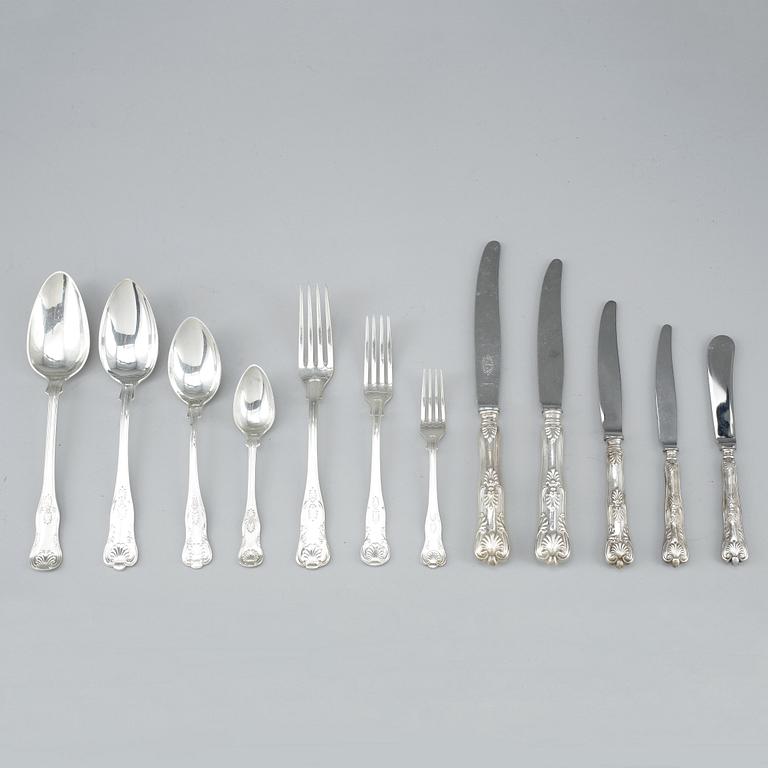 PARTI BESTICKDELAR, ca 106 delar, silver, bland annat P.F. Palmgren 1865. Stockholm, 1800 samt 1900-tal. Vikt ca 6244 g.