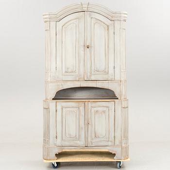 A late 1700's cabinet.