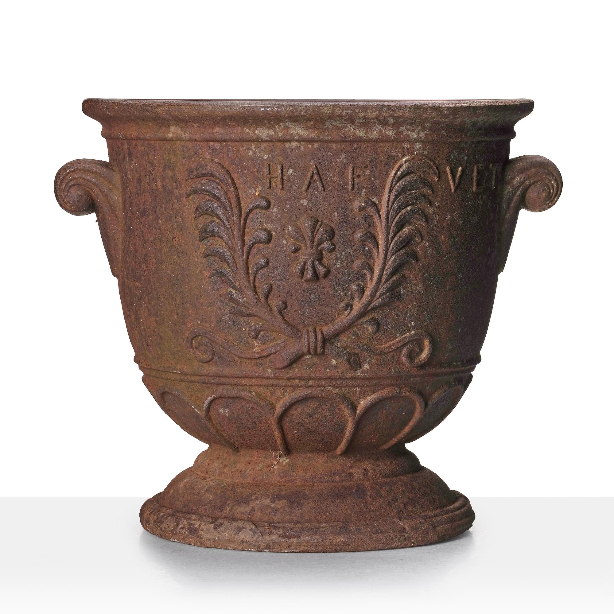 Ivar Johnsson, a Swedish Grace cast iron garden urn 'Venus', Näfveqvarns Bruk Sweden.
