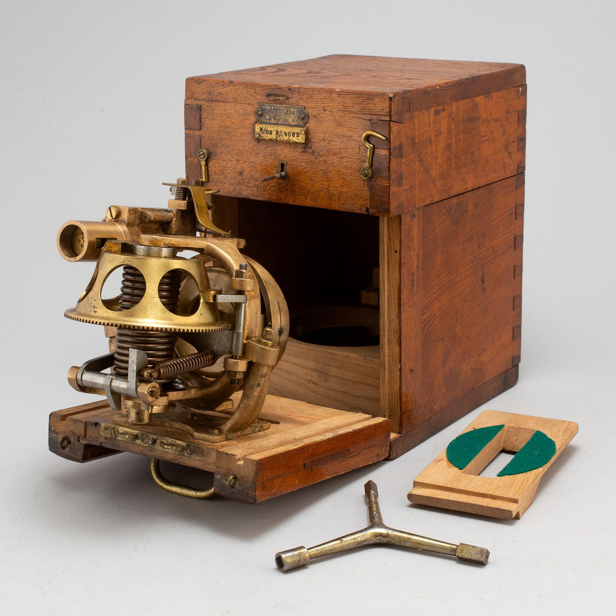 A gyroscope for a torpedo by Whitehead & Fiume, first half of 20th century.