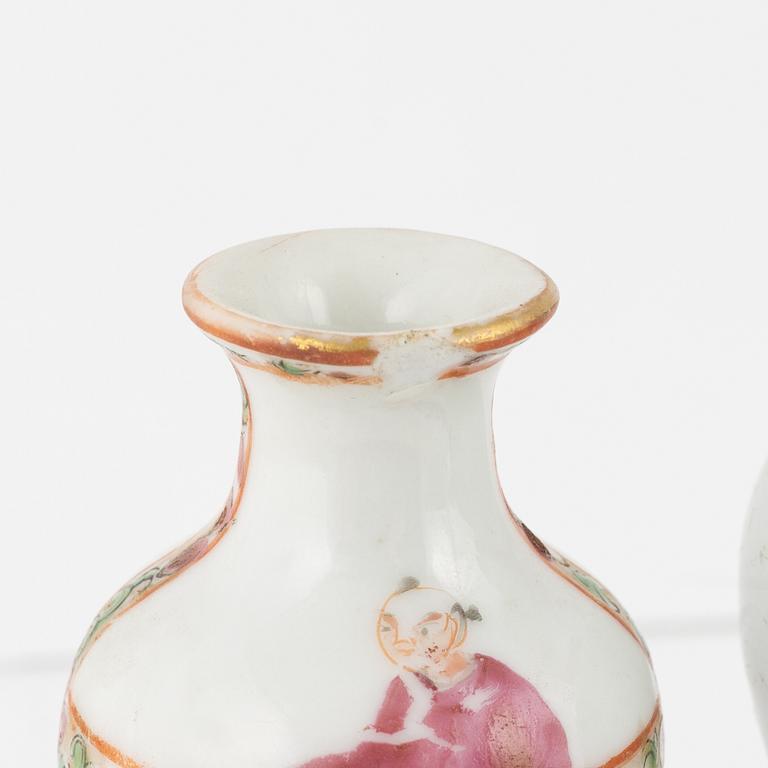 A group of twelve porcelain vases, China 19th and 20th century.