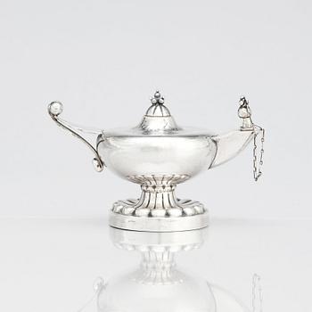 Georg Jensen, bordständare / oljelampa, Köpenhamn, 1915-19, design nr 13, 830/1000 silver.