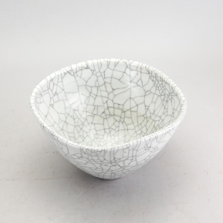 Friedl Holzer-Kjellberg, bowl, Arabia, Finland, 1942.