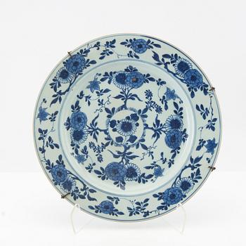 Fat 2 st Kina 1700-talets första hälft, porslin.