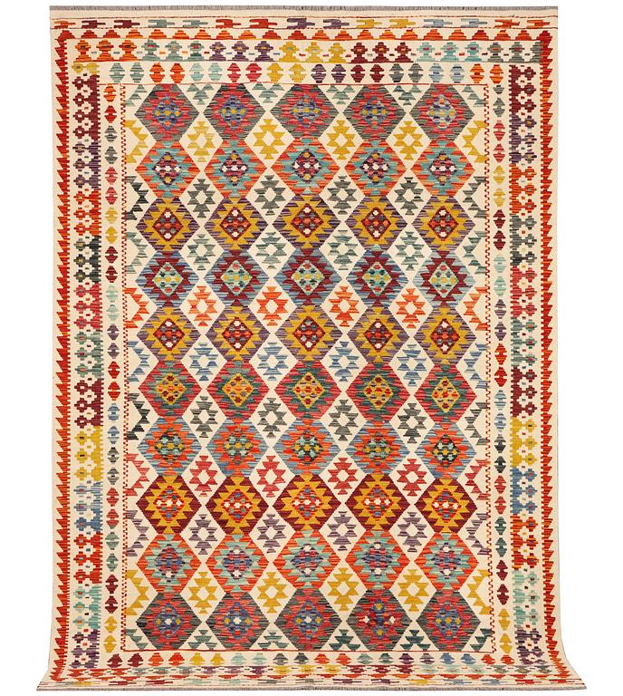 A Kilim carpet, c. 298 x 205 cm.