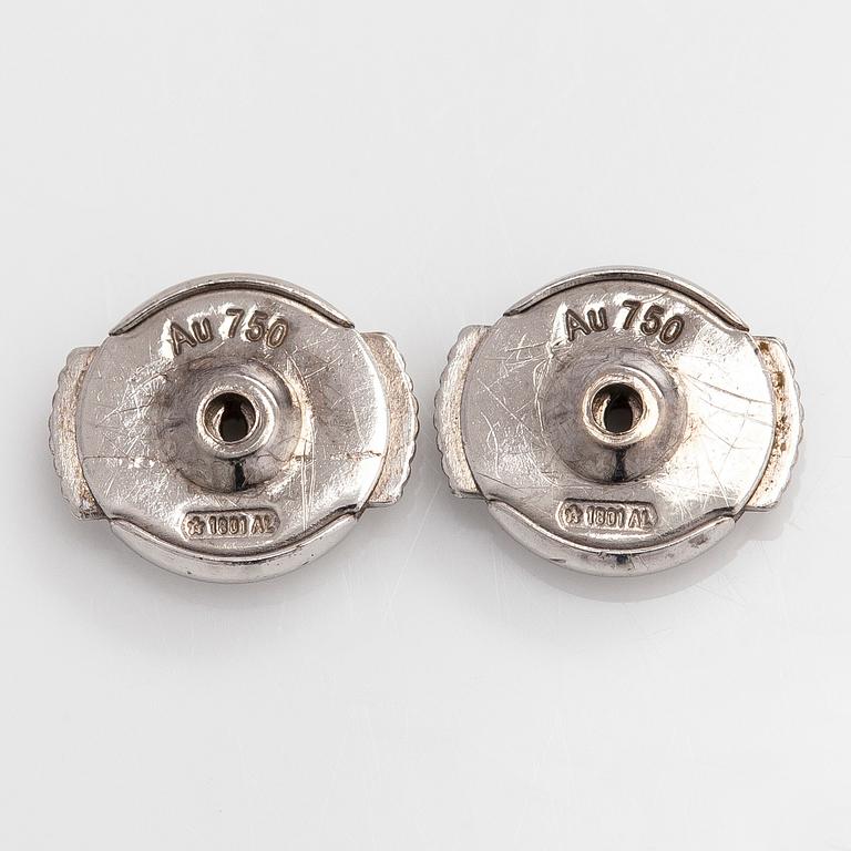 Korvakorut, yksikiviset, 18K valkokultaa ja briljanttihiottuja timantteja yht. 2.04 ct.