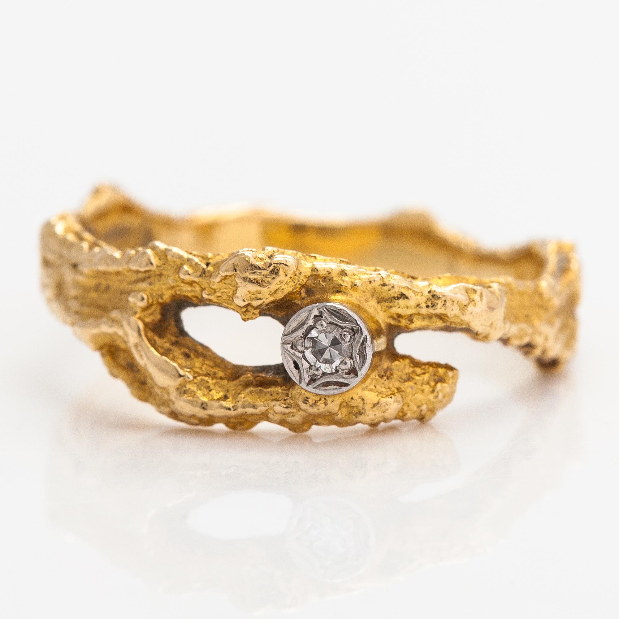 Björn Weckström, Ring "Diamantdamm", 18K guld och diamant ca 0.02 ct. Lapponia 1972.
