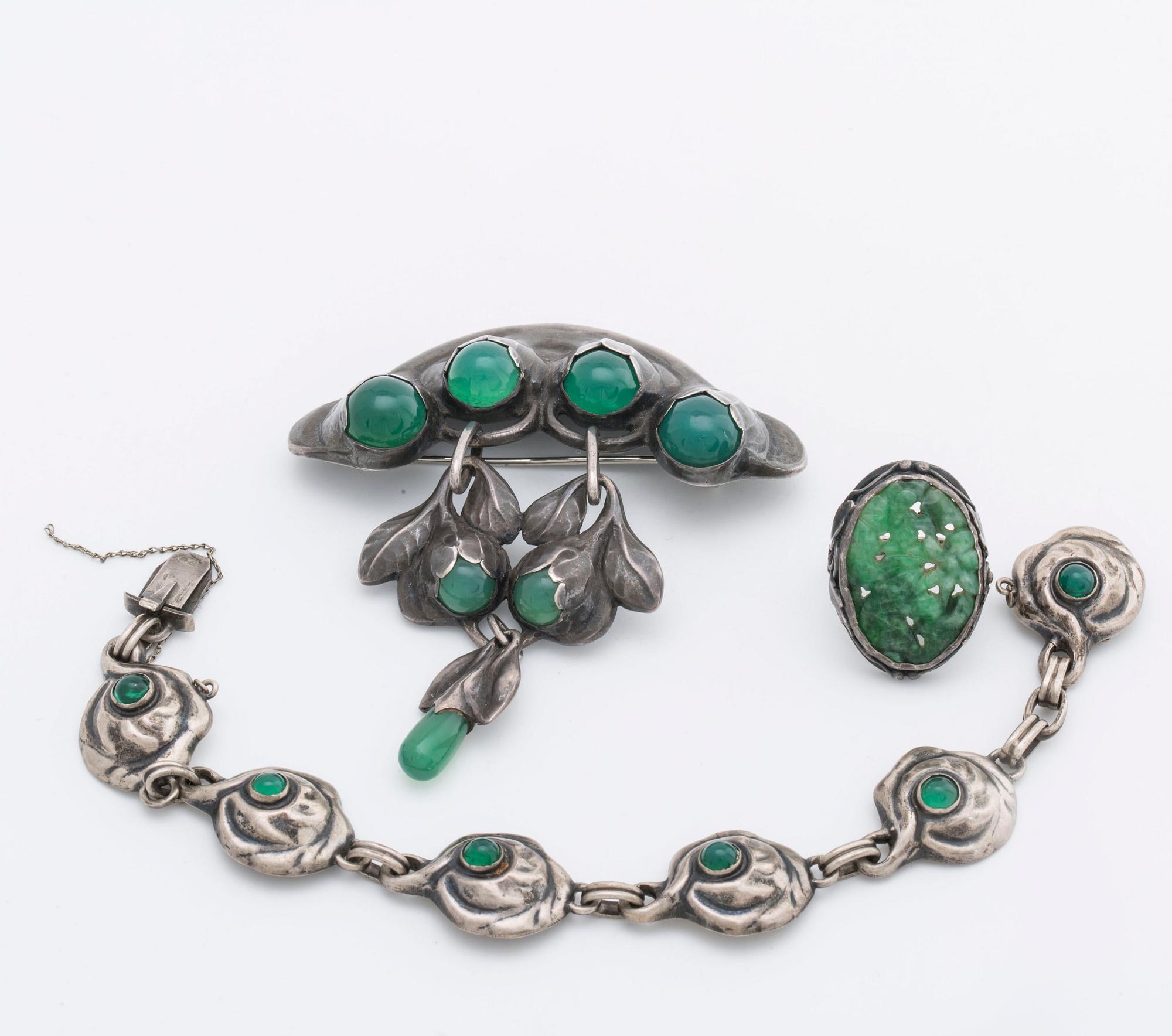 SILVER JEWELLERY, JUGEND; bracelet Bertil Häggströms Guldsmedsaffär Boden, ring and brooch.