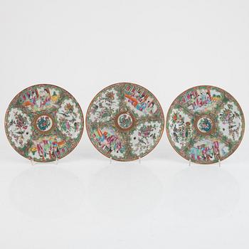 Seven pieces of canton porcelain, China, second half of the 19th century.
