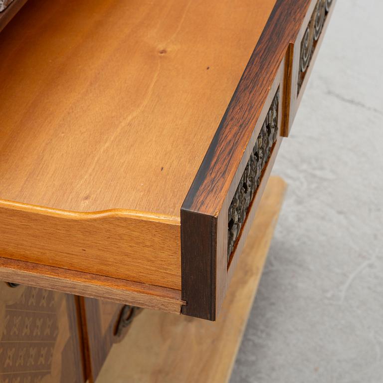Chest of drawers, late Gustavian style, mid-20th century.