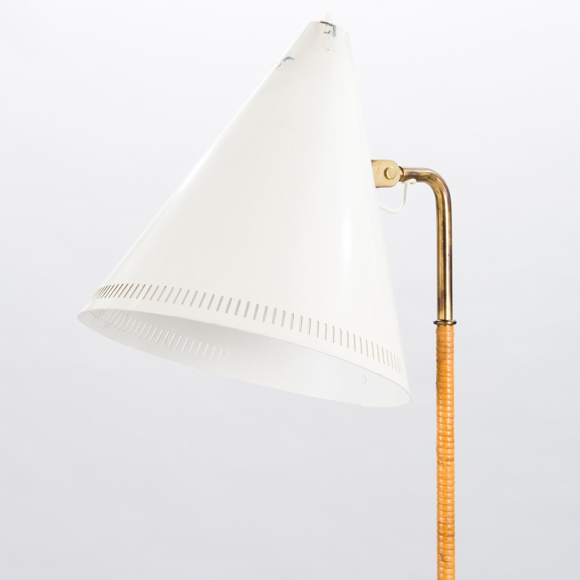 PAAVO TYNELL,GOLVLAMPA, modell K10-10, Idman, 1900-talets mitt.
