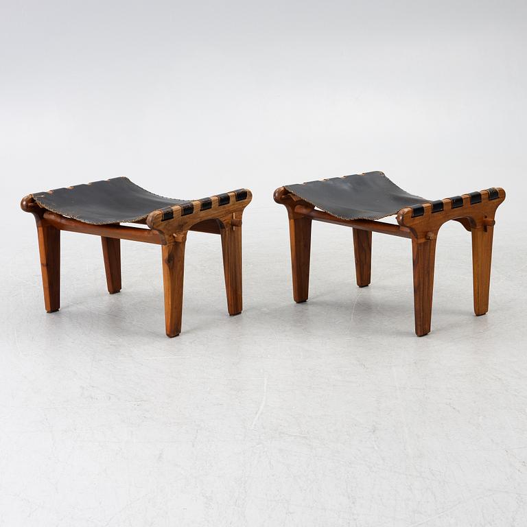 Angel Pazmino, fåtöljer, ett par med fotpallar, INCO, El Salvador, 1960-tal.