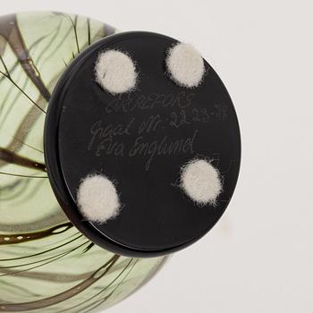 Eva Englund, skål samt flaska/vas, graalteknik, Orrefors, 1977-1978.