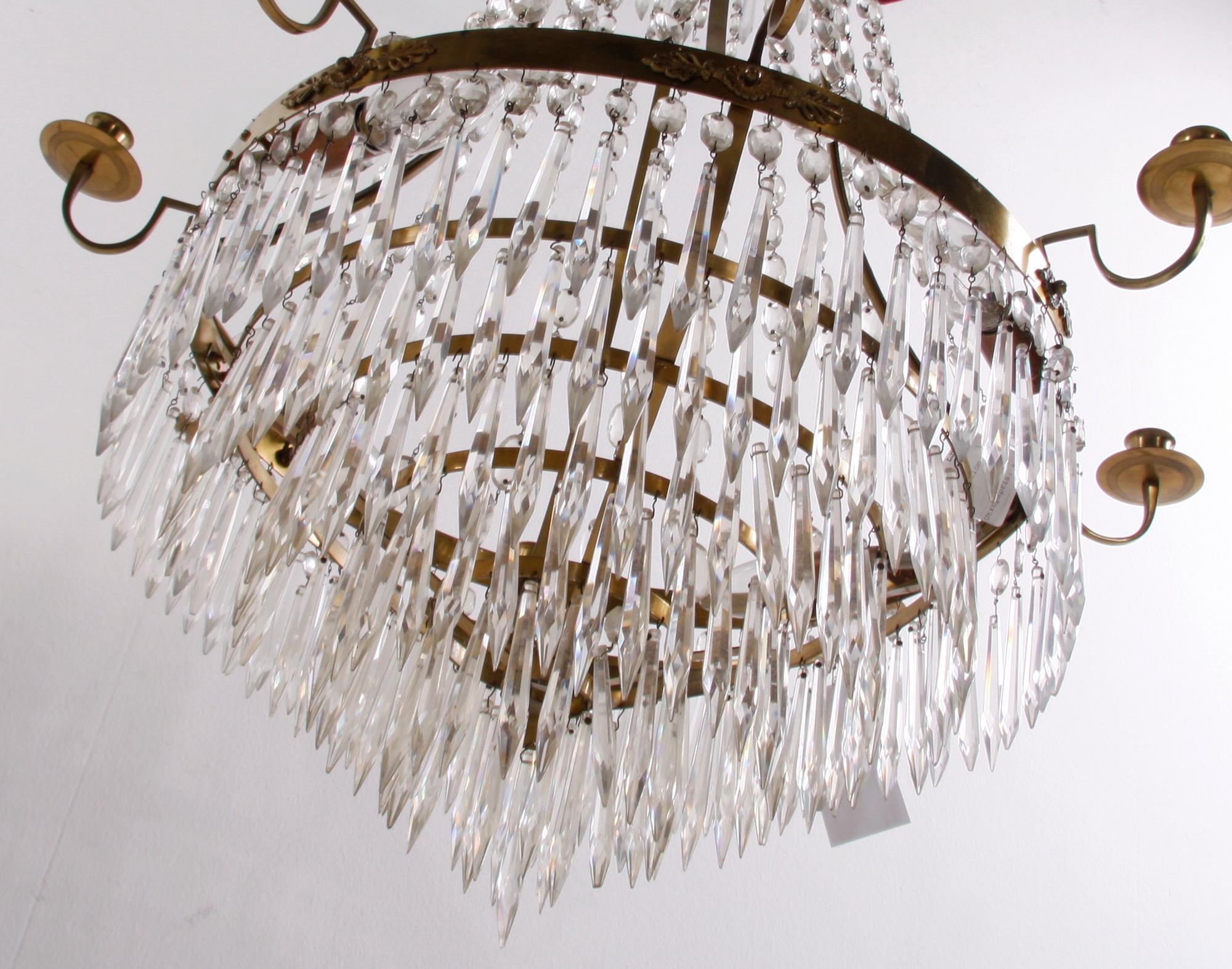 LJUSKRONA, gustaviansk stil. 8 ljusarmar, H 88.