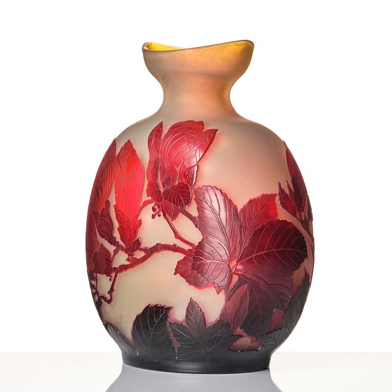 Emile Gallé, an Art Nouveau cameo glass vase, Nancy, France, early 1900s.