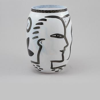 VAS, glas, Ulrica Hydman-Vallien, Kosta Boda, sent 1900-tal.
