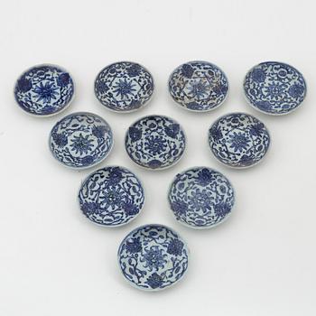 Fat, 10 stycken, porslin, Kina, sen Qingdynasti, 1800-talets andra hälft.