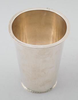 VAS, silver, Erik Råström, CGR, Stockholm 1962. Vikt ca 281 g.